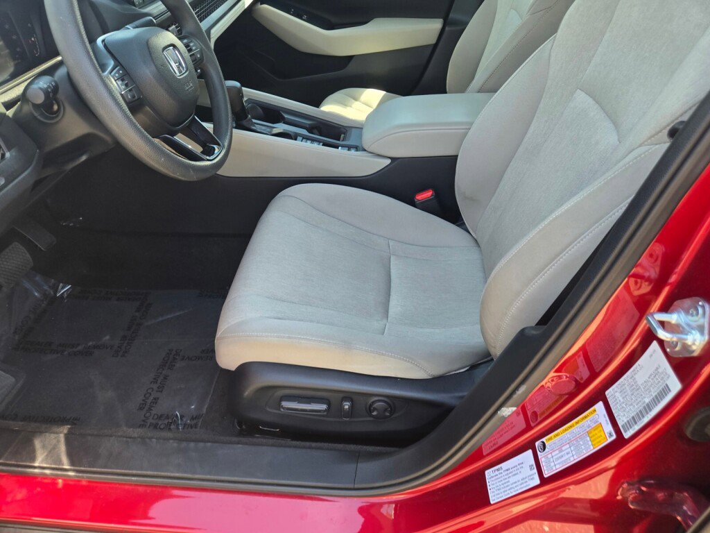 Certified 2025 Honda Accord SE image 21