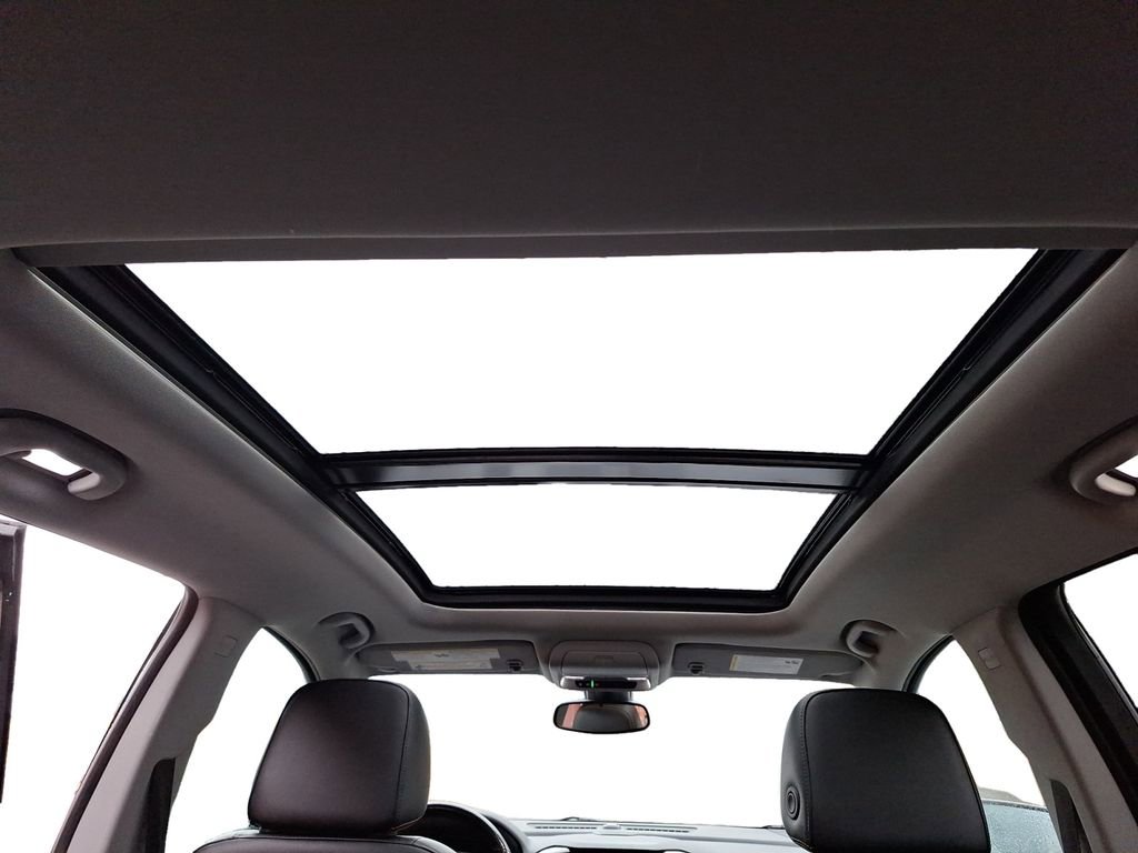 Used 2018 GMC Terrain SLT w/ Preferred Package image 12