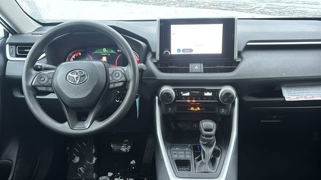 Used 2024 Toyota RAV4 LE image 8