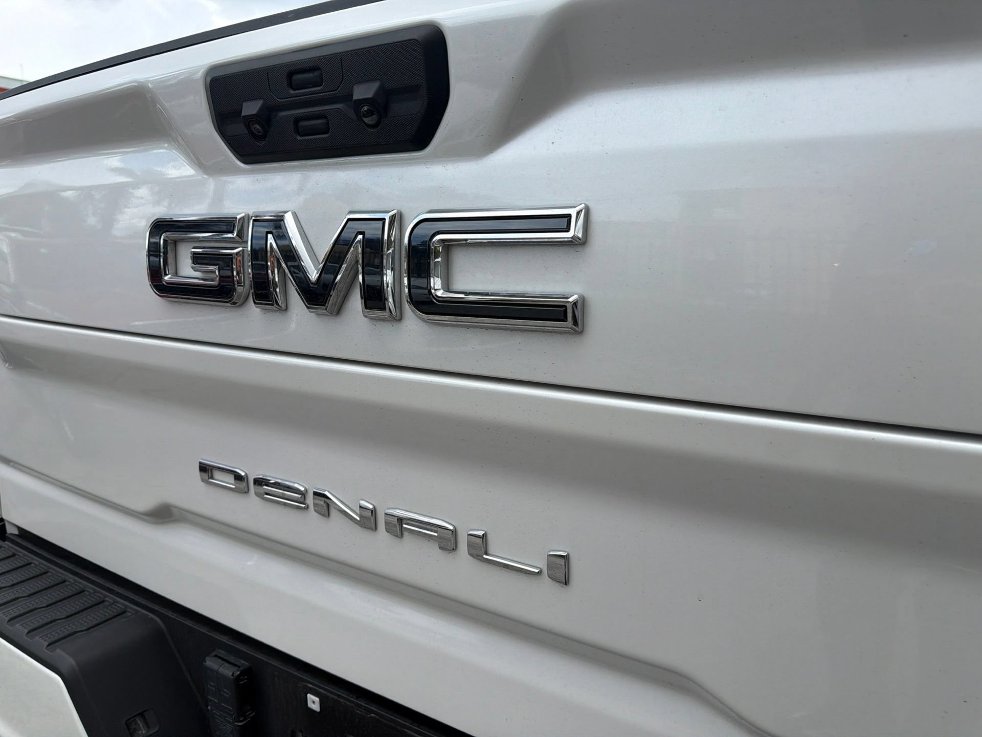 Used 2024 GMC Sierra 2500 Denali Ultimate AWD/4WD image 13