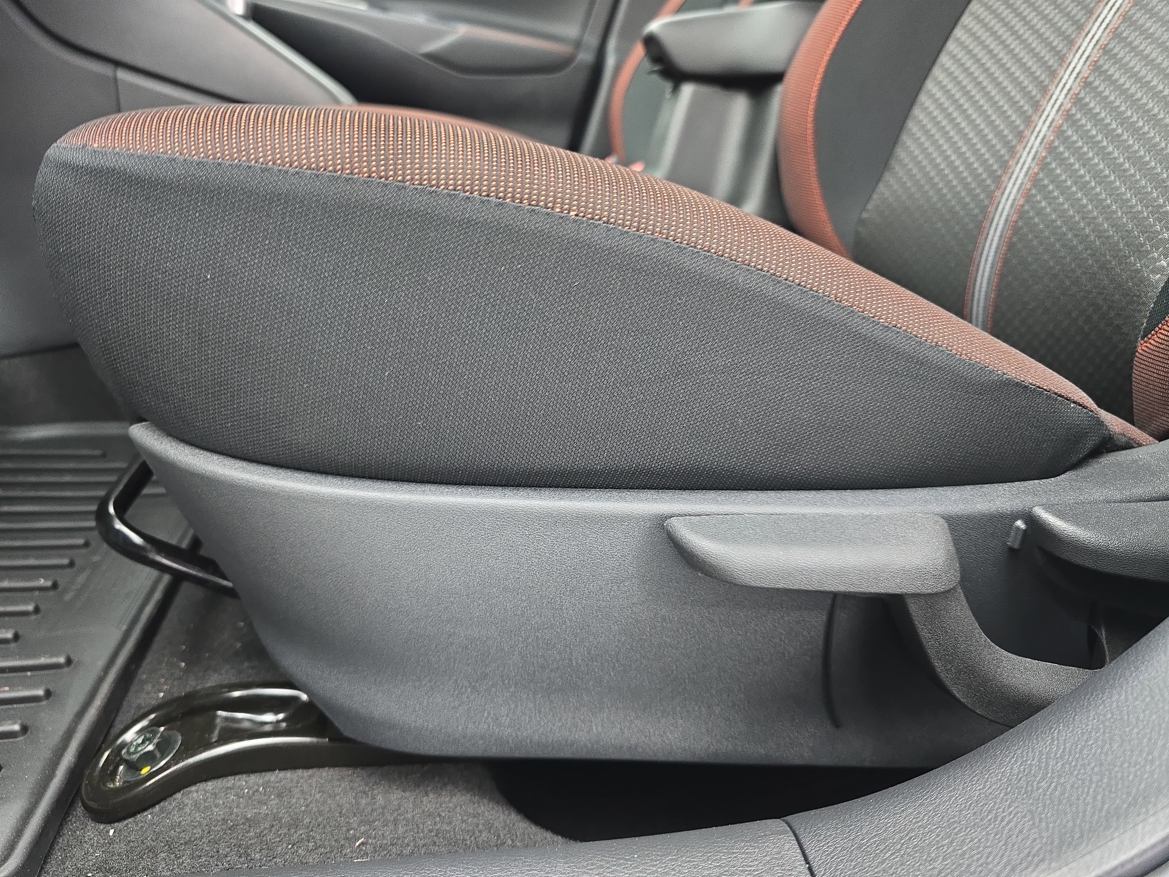 New 2025 Nissan Versa SR w/ Trunk Package FWD image 26