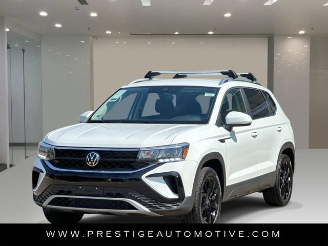 Used 2023 Volkswagen Taos SE w/ Black Wheel Package AWD/4WD image 1