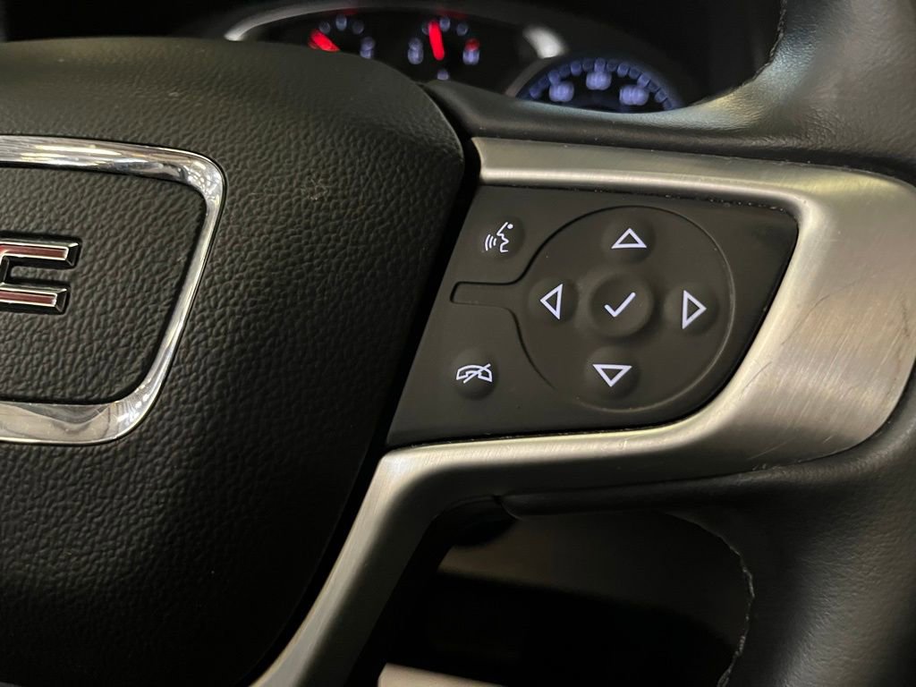 Used 2023 GMC Acadia SLT image 18