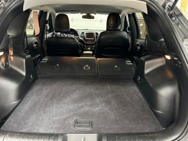 Used 2020 Jeep Cherokee Latitude Plus w/ Cold Weather Group image 63