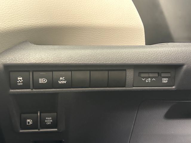 Used 2022 Toyota Sienna Limited AWD/4WD image 70