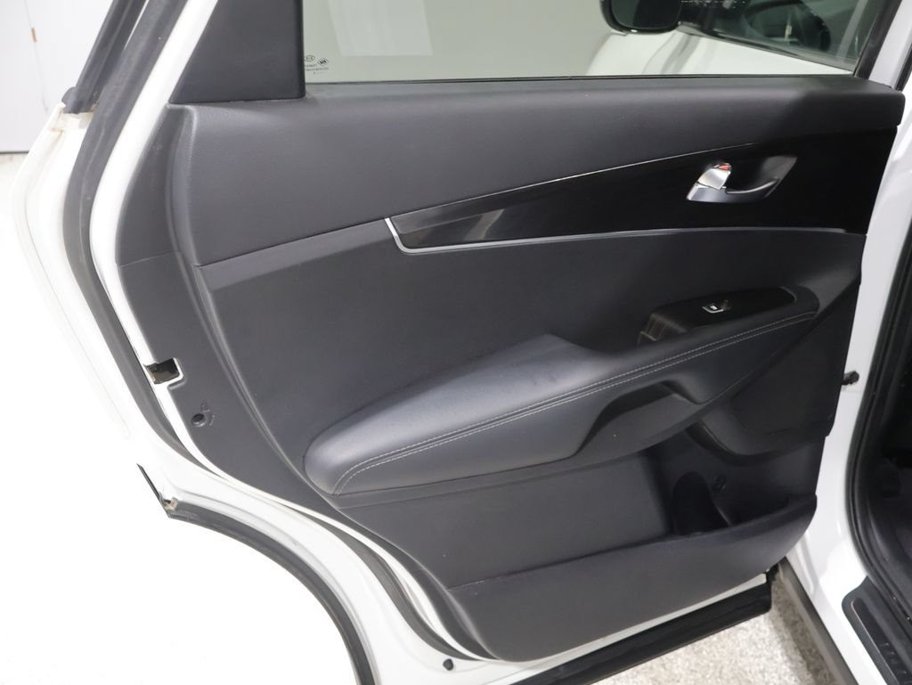 Used 2019 Kia Sorento AWD V6 image 18