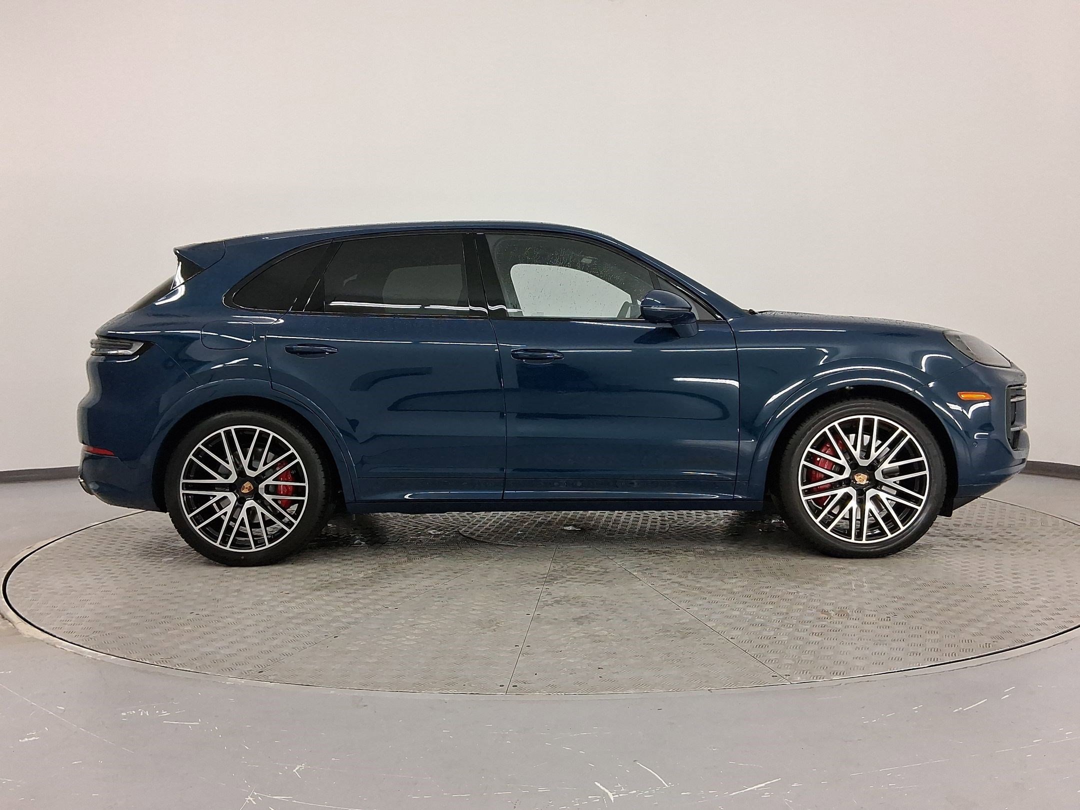 New 2025 Porsche Cayenne GTS image 8