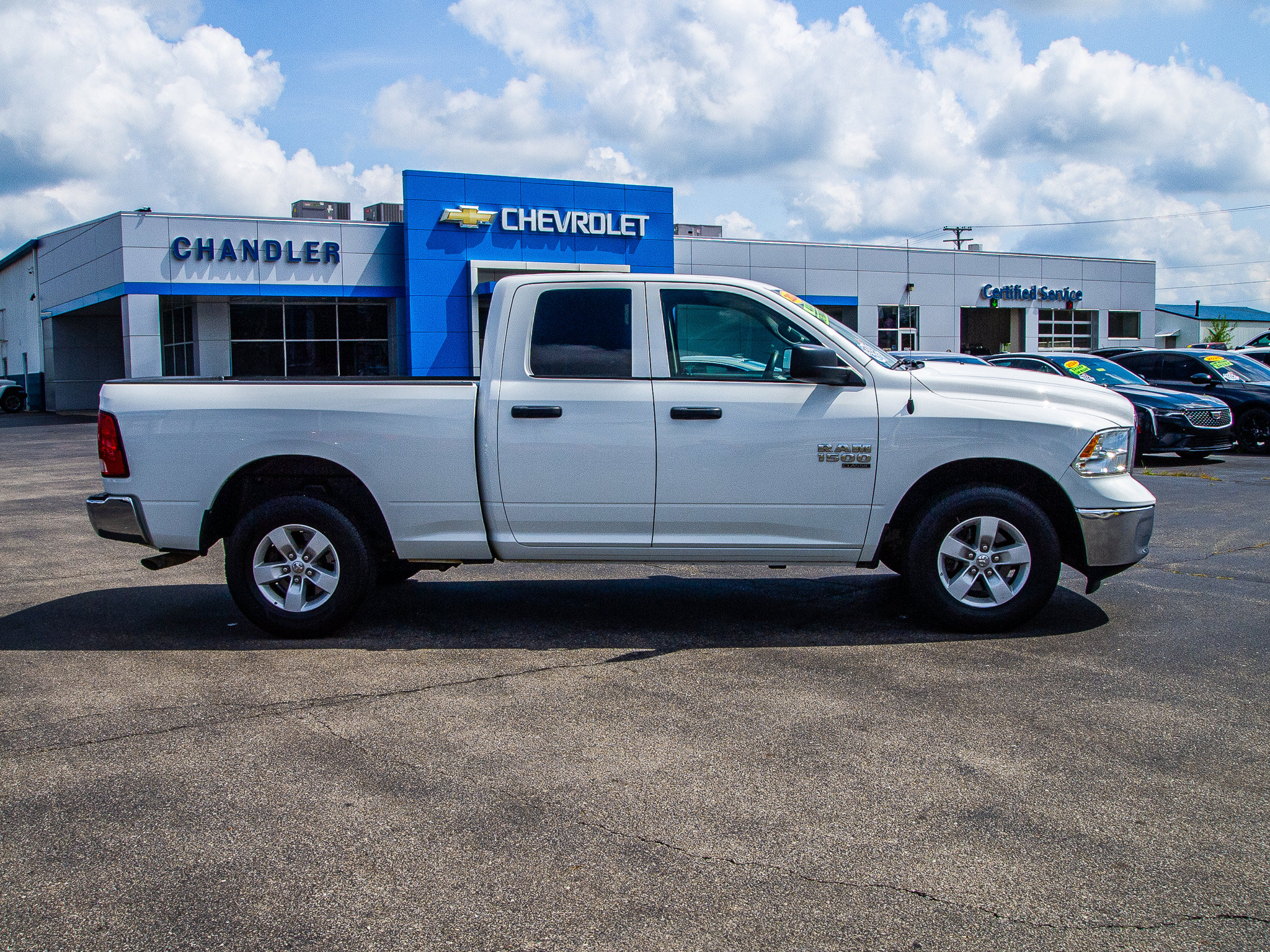 Used 2024 RAM 1500 Classic SLT AWD/4WD image 8