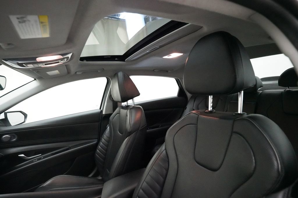 Used 2024 Hyundai Elantra Limited FWD image 31