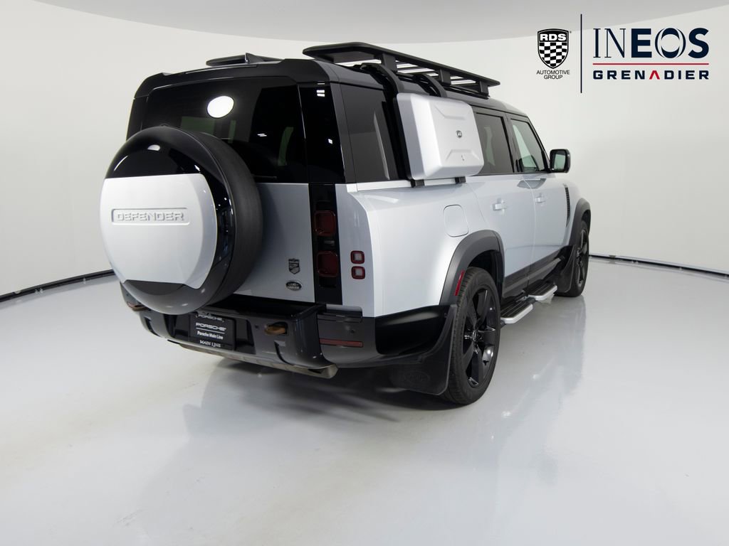 Used 2023 Land Rover Defender 130 X-Dynamic SE image 5