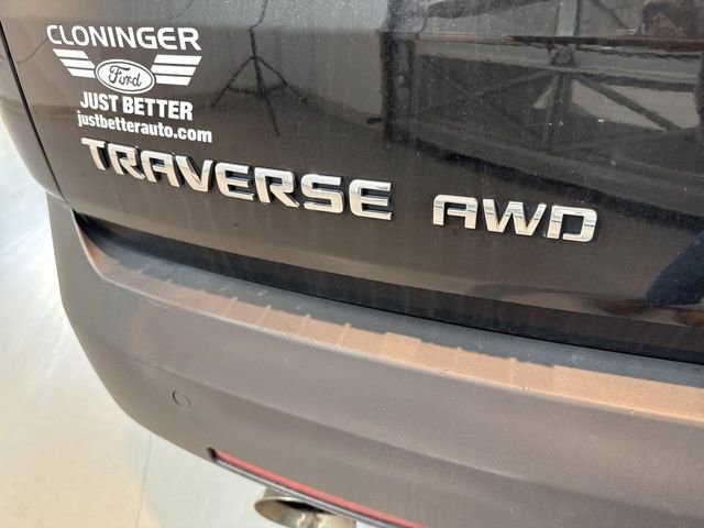 Used 2022 Chevrolet Traverse LT image 11