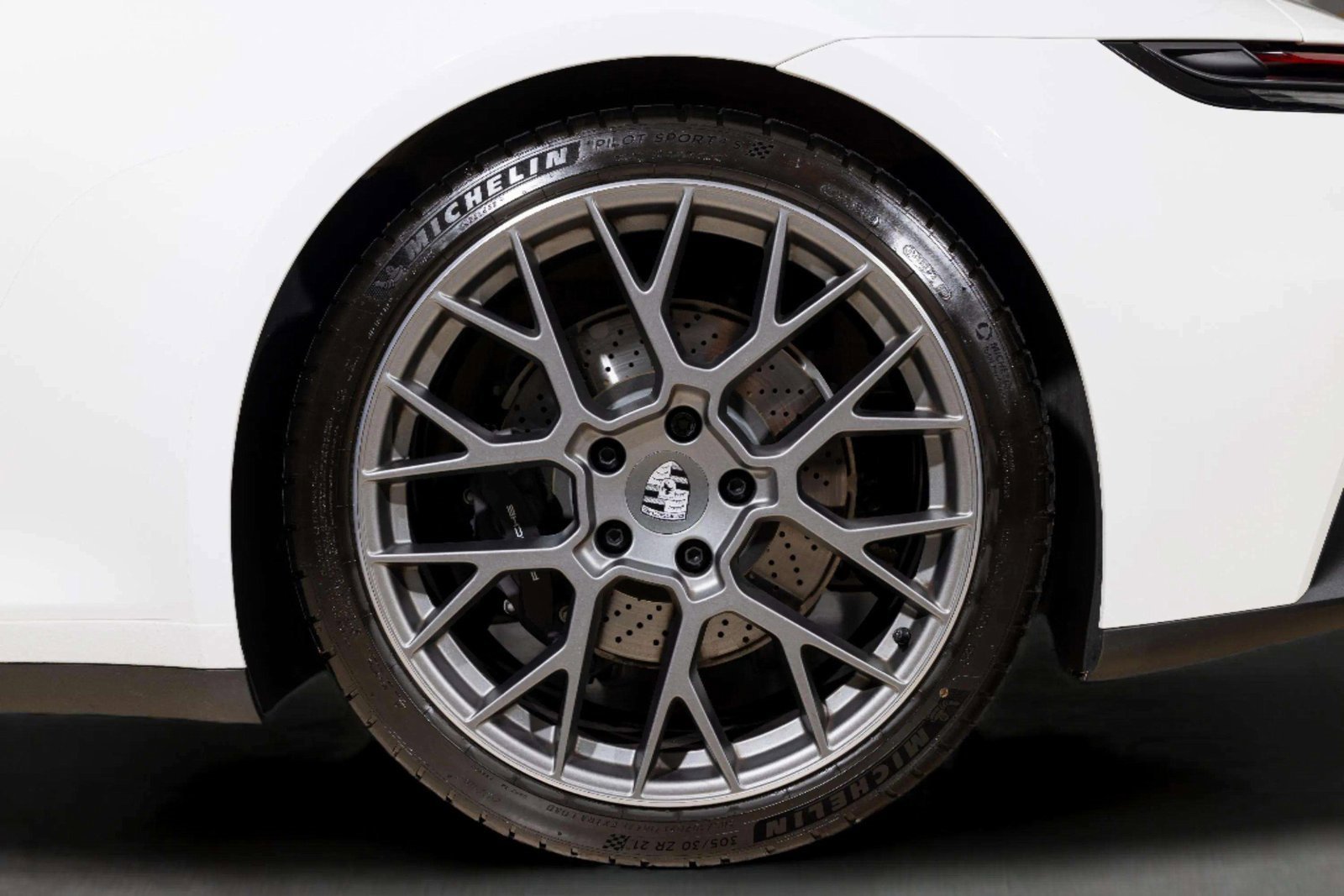 Used 2025 Porsche 911 Carrera image 13