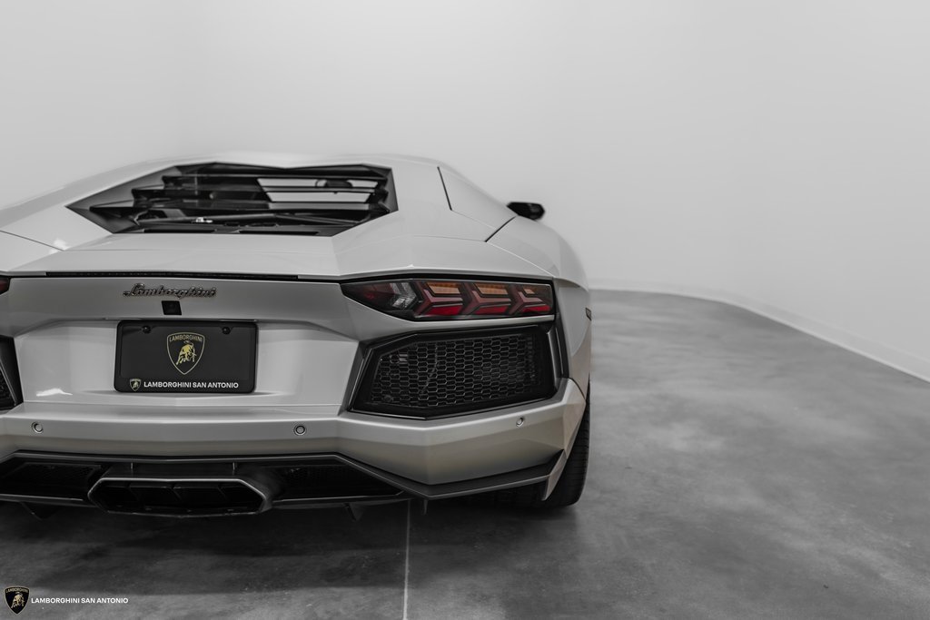 Used 2015 Lamborghini Aventador LP 700-4 image 25