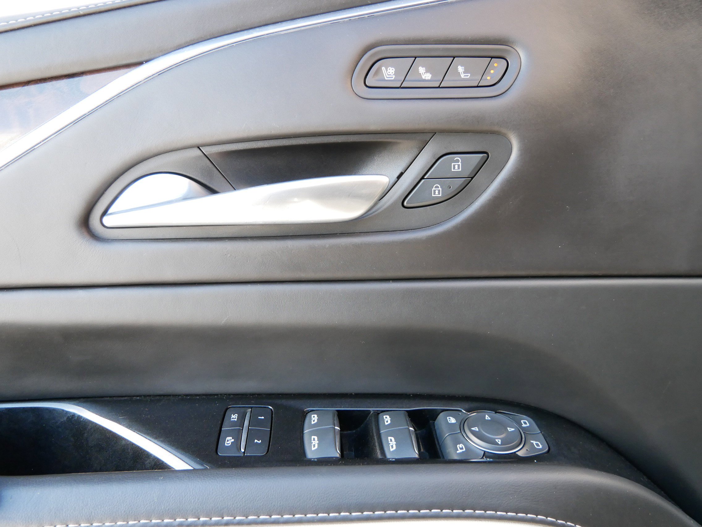Used 2021 Cadillac Escalade ESV Sport Platinum w/ Heavy-Duty Trailer Package image 9