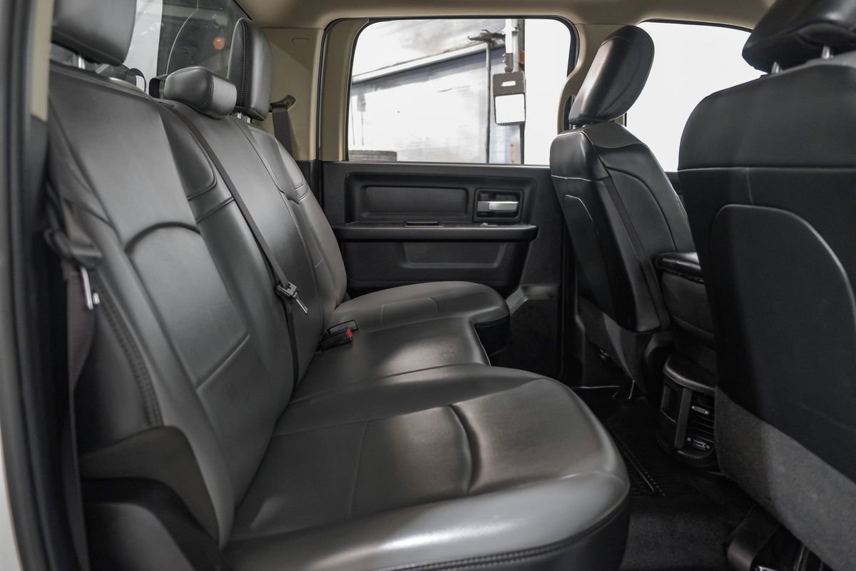 Used 2019 RAM 3500 Tradesman w/ Chrome Appearance Group AWD/4WD image 35