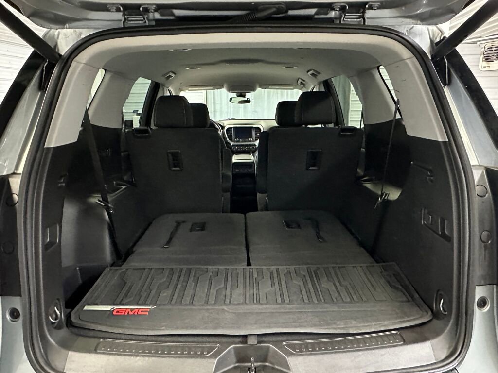 Certified 2023 GMC Acadia SLE w/ Driver Convenience Package image 25