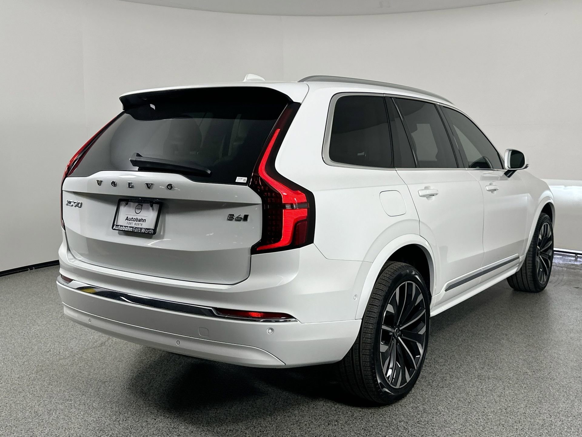New 2026 Volvo XC90 B6 Ultra image 4