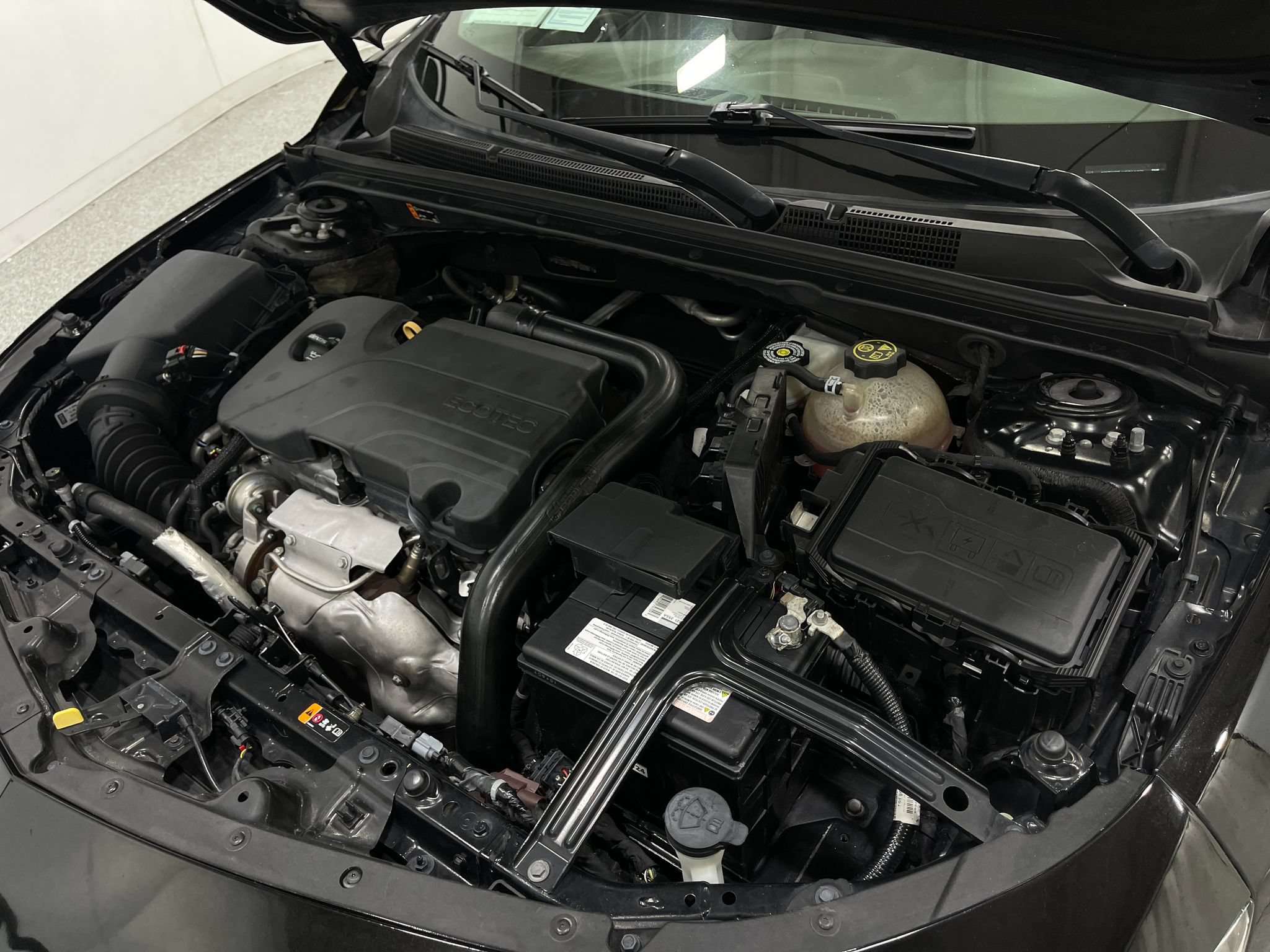 Used 2021 Chevrolet Malibu LT FWD image 26