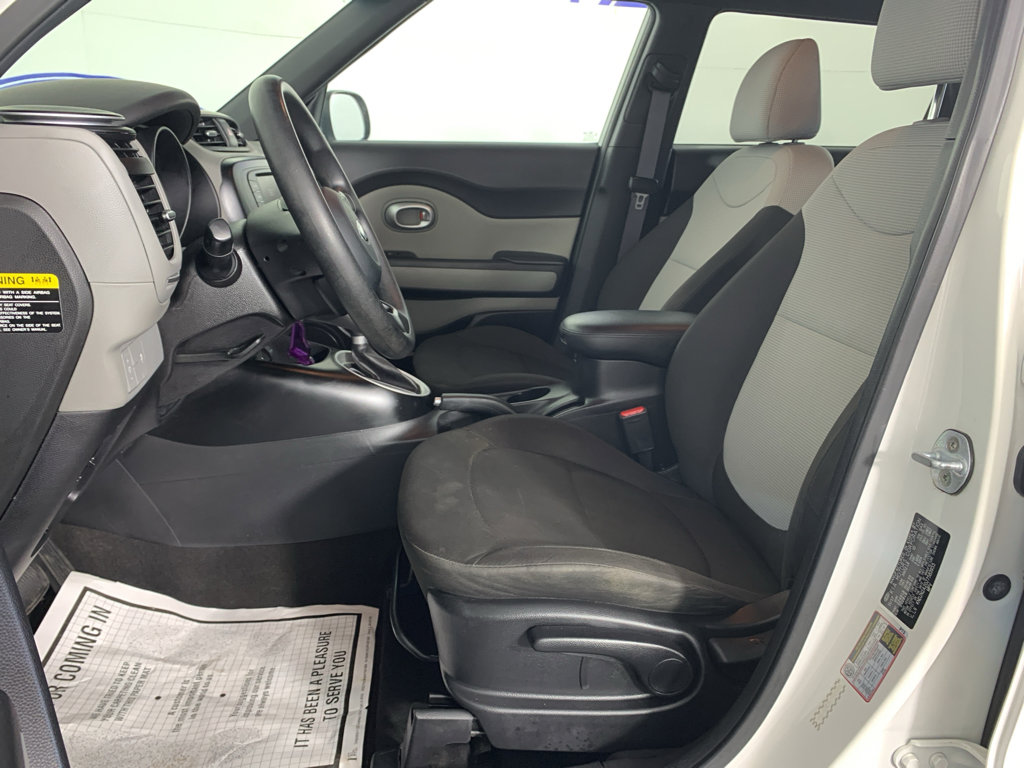 Used 2018 Kia Soul image 16