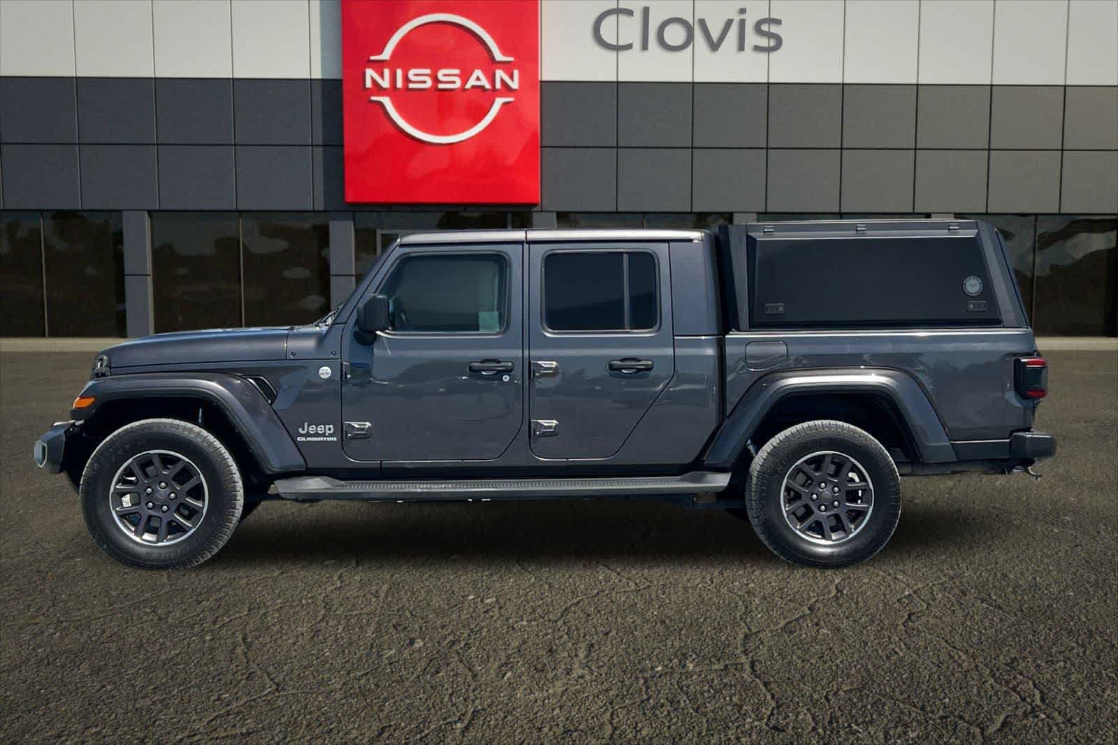 Used 2022 Jeep Gladiator Overland w/ Popular Equipment Package AWD/4WD image 6