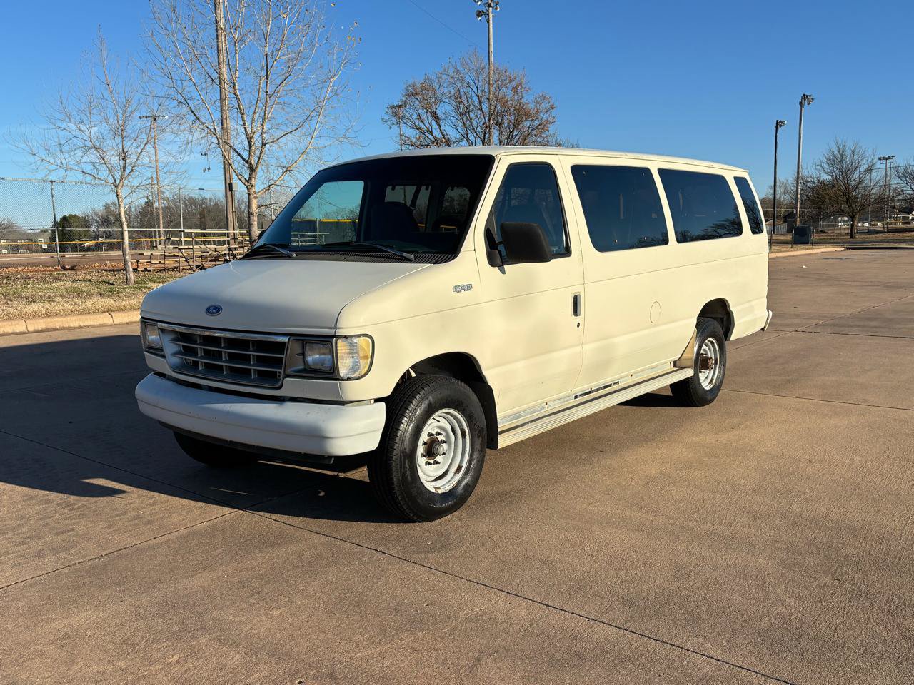 Used 1993 Ford E-350 and Econoline 350 XLT RWD image 3