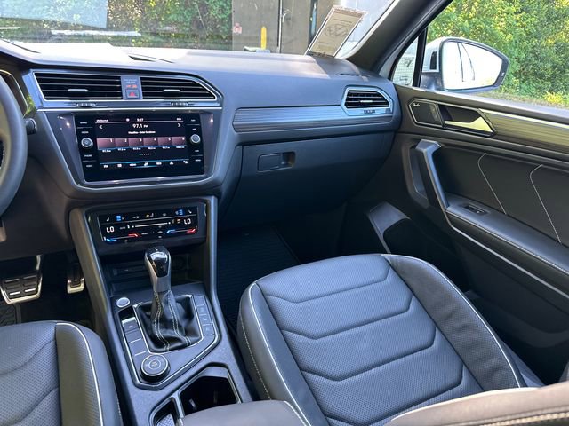 Used 2023 Volkswagen Tiguan SEL R-Line image 15