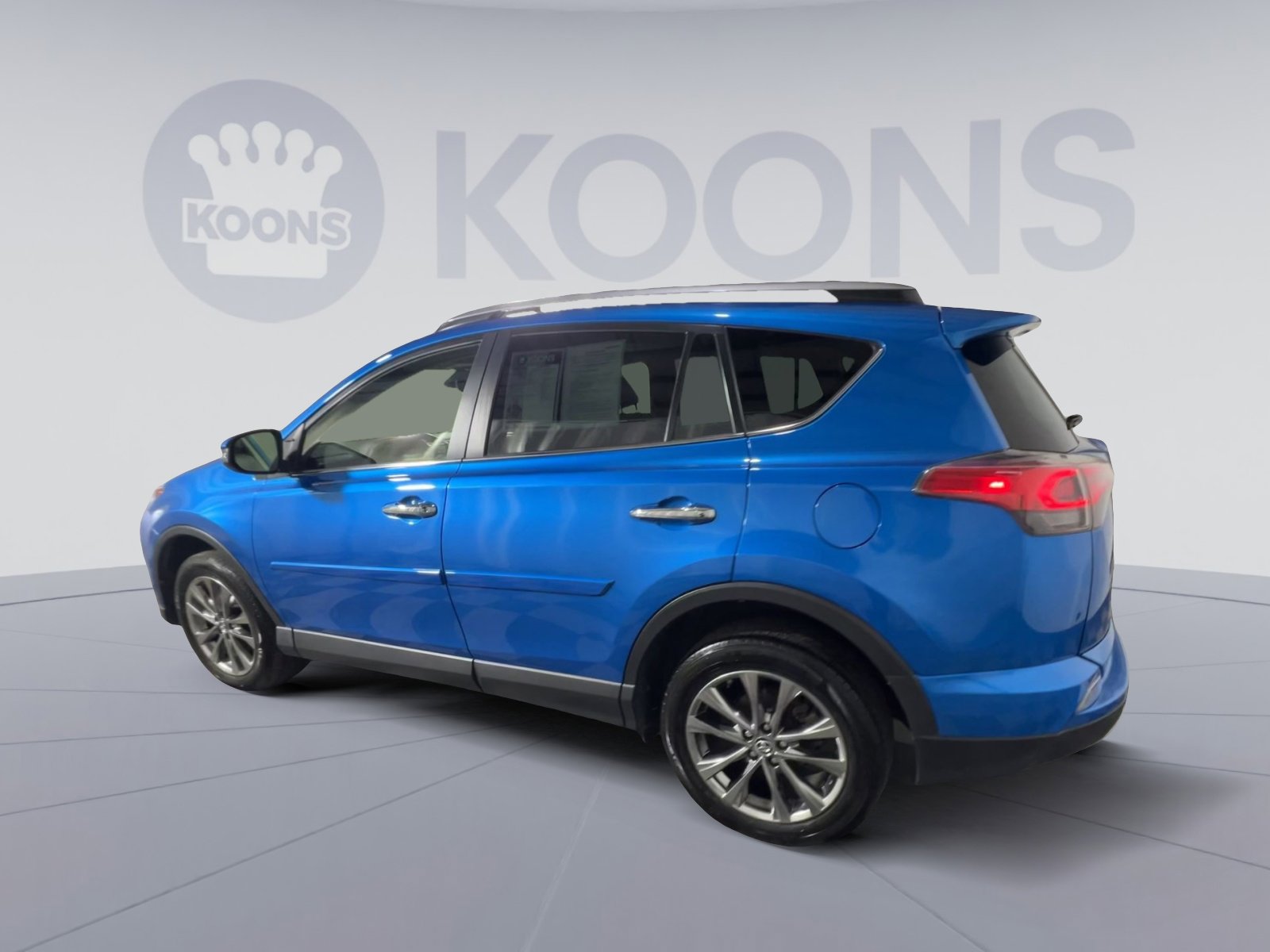 Used 2018 Toyota RAV4 Limited image 8