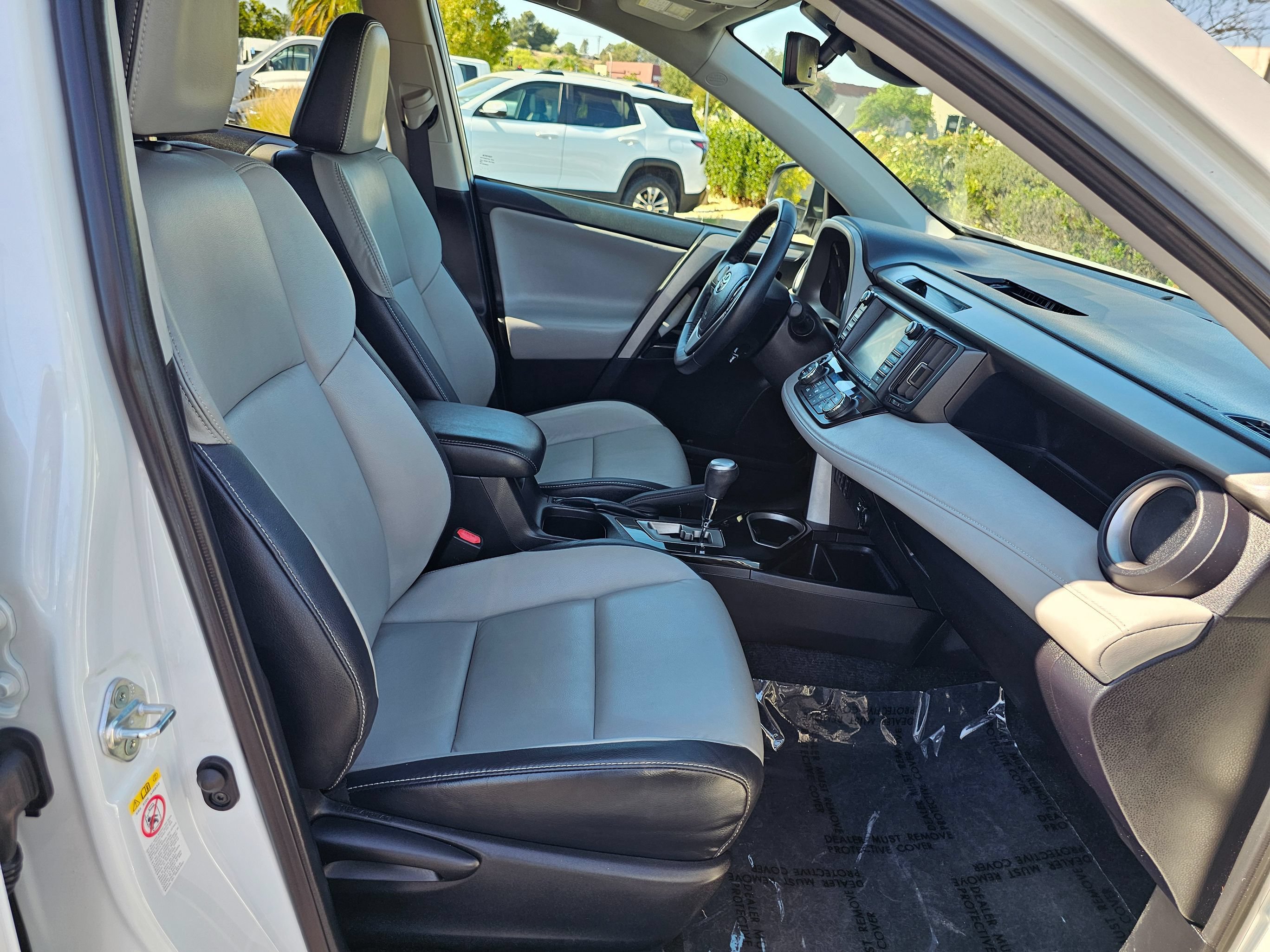Used 2018 Toyota RAV4 Limited w/ Advanced Technology Package FWD image 32