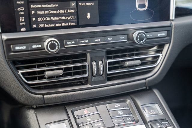 Used 2020 Porsche Macan AWD/4WD image 30