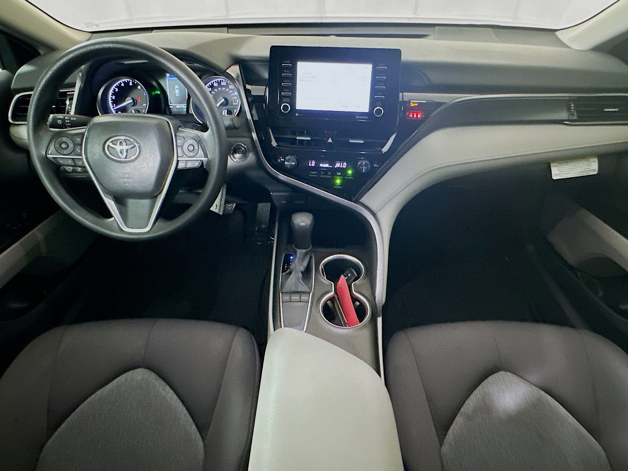 Used 2024 Toyota Camry LE w/ Convenience Package FWD image 27