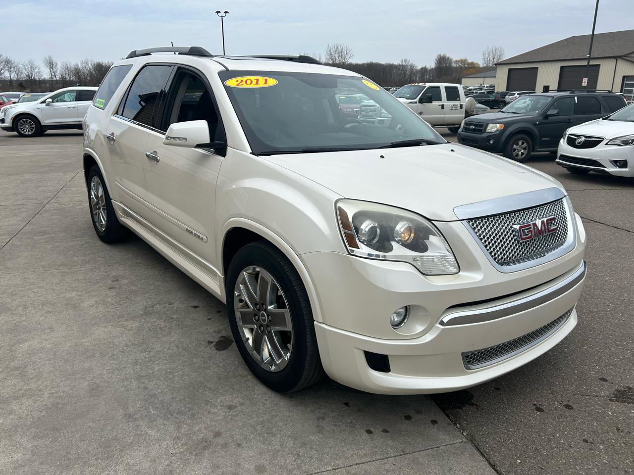 Used 2011 GMC Acadia Denali image 3