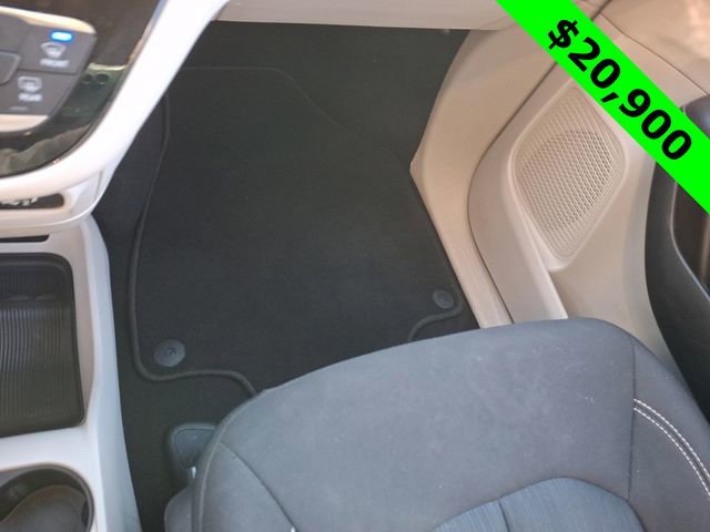 Certified 2023 Chrysler Voyager LX image 29