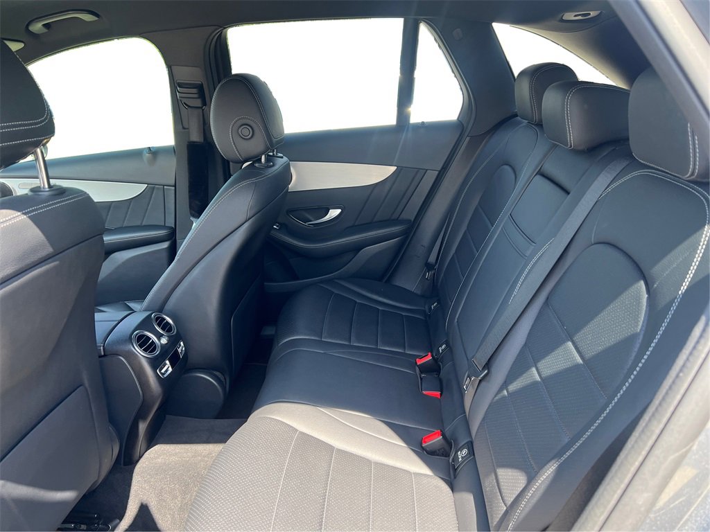 Used 2019 Mercedes-Benz GLC 300 4MATIC w/ Multimedia Package image 11