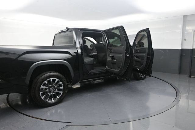 Used 2025 Toyota Tundra Limited AWD/4WD image 36