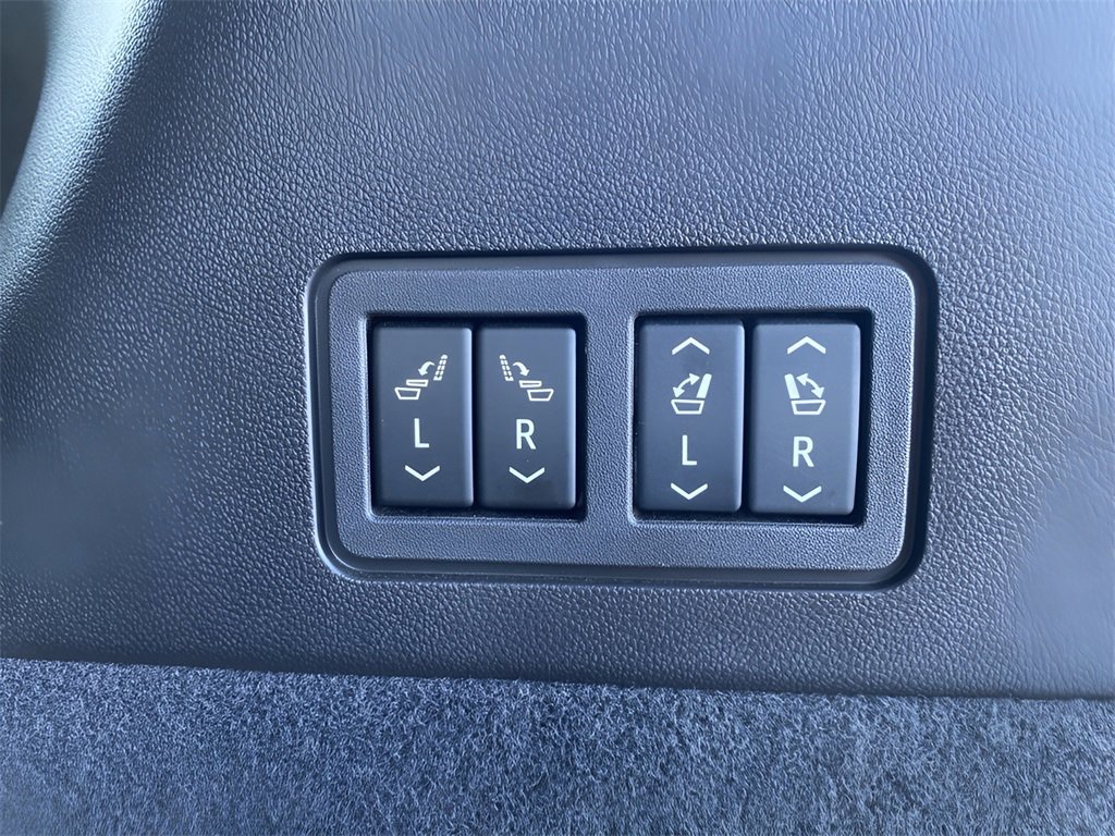 Certified 2024 Cadillac XT6 Premium Luxury w/ Platinum Package image 14