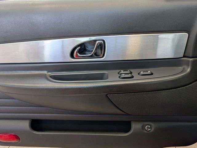 Used 2002 Ford Thunderbird Base image 32