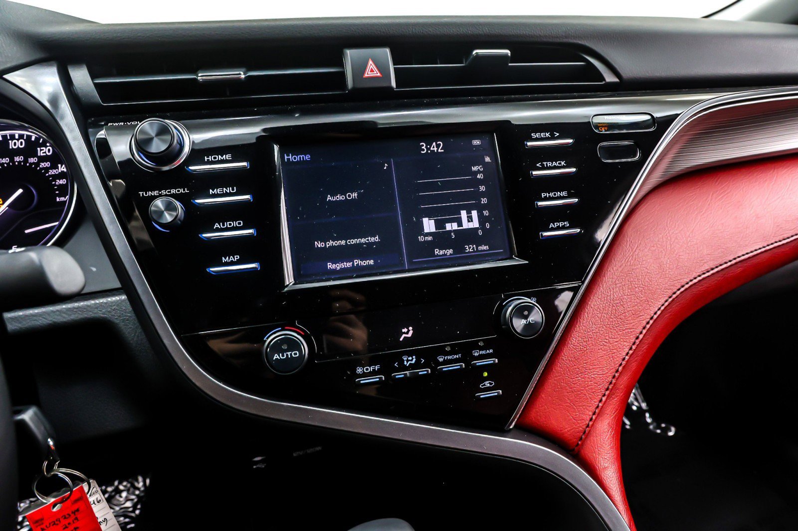 Used 2019 Toyota Camry SE image 21