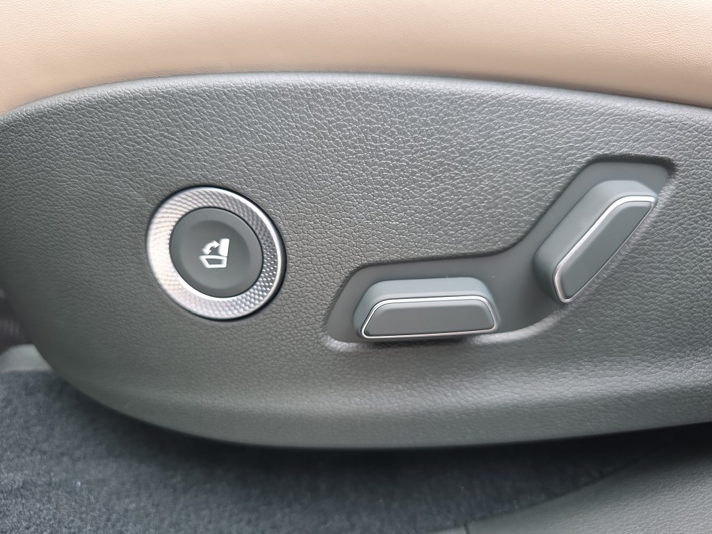 New 2027 Genesis GV80 3.5T e-SC AWD/4WD image 32