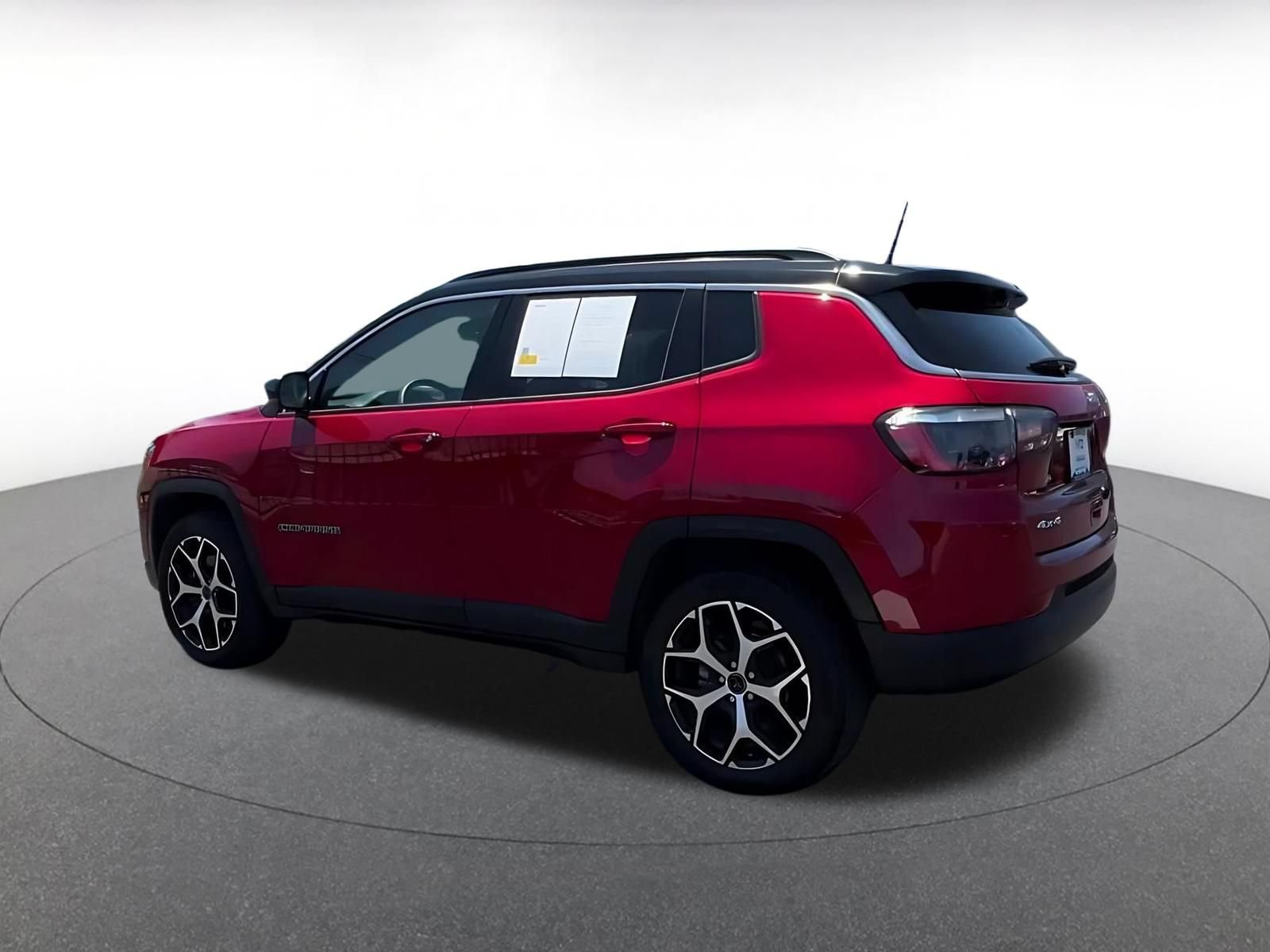Used 2025 Jeep Compass Limited AWD/4WD image 10