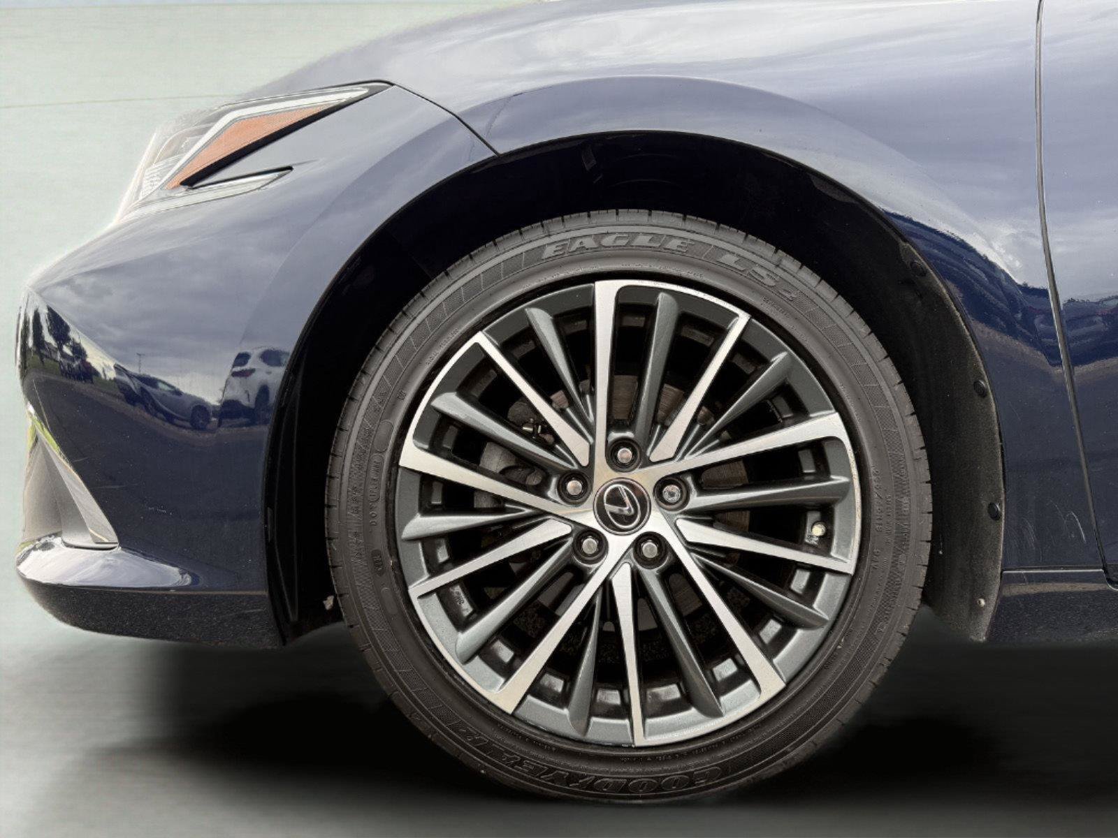 Certified 2024 Lexus ES 350 w/ Premium Package FWD image 30