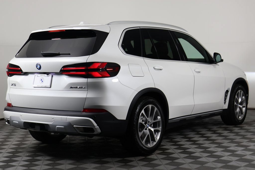New 2026 BMW X5 xDrive50e AWD/4WD image 2