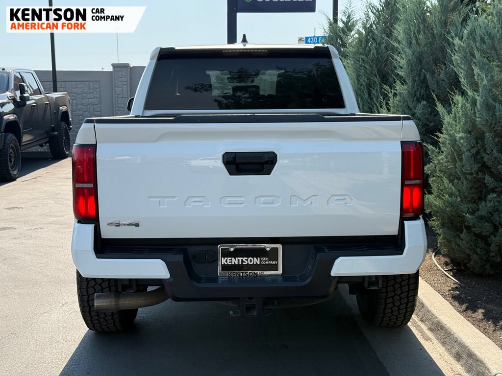 Used 2025 Toyota Tacoma SR5 AWD/4WD image 7