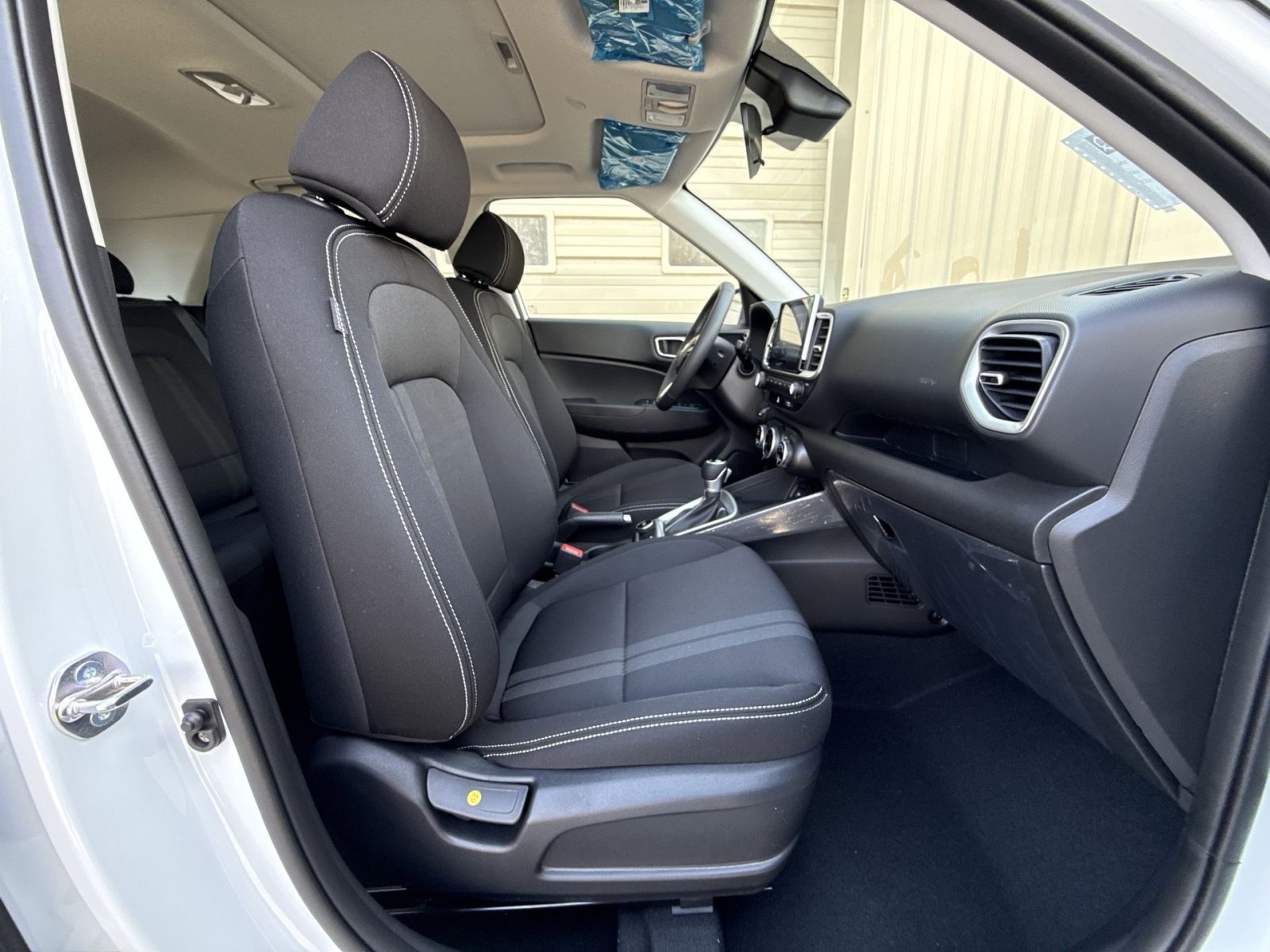 New 2026 Hyundai Venue SEL FWD image 27