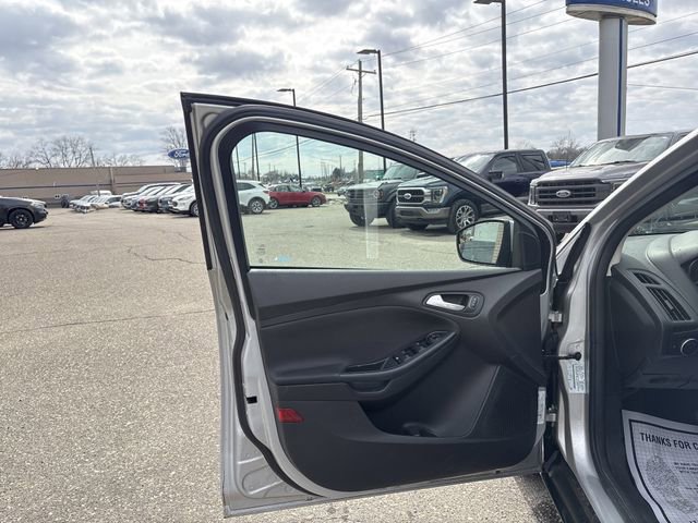 Used 2017 Ford Focus SE w/ SE Winter Package image 21