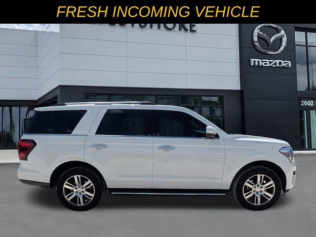 Used 2022 Ford Expedition Limited image 2