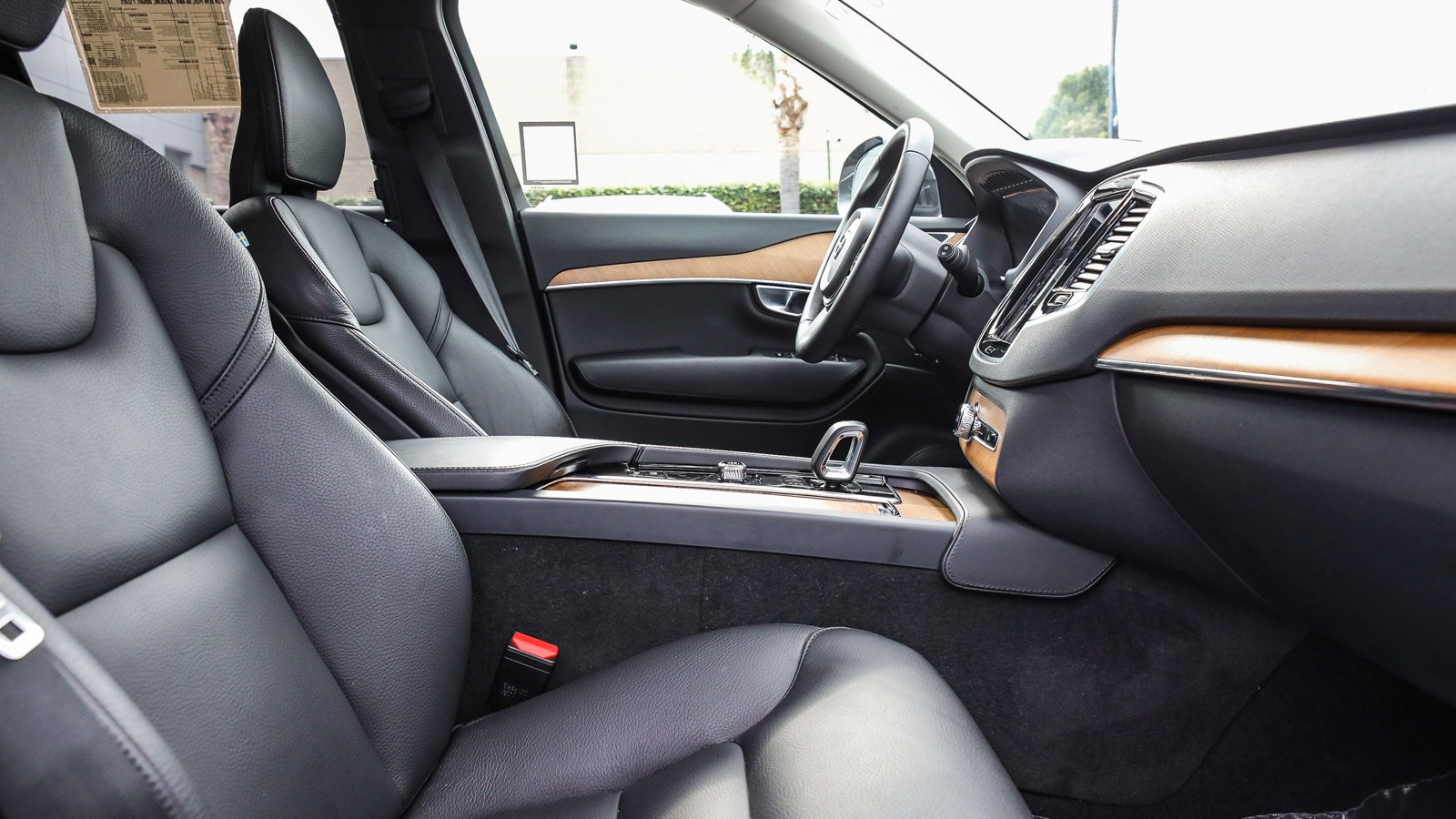 Used 2024 Volvo XC90 B6 Plus image 16