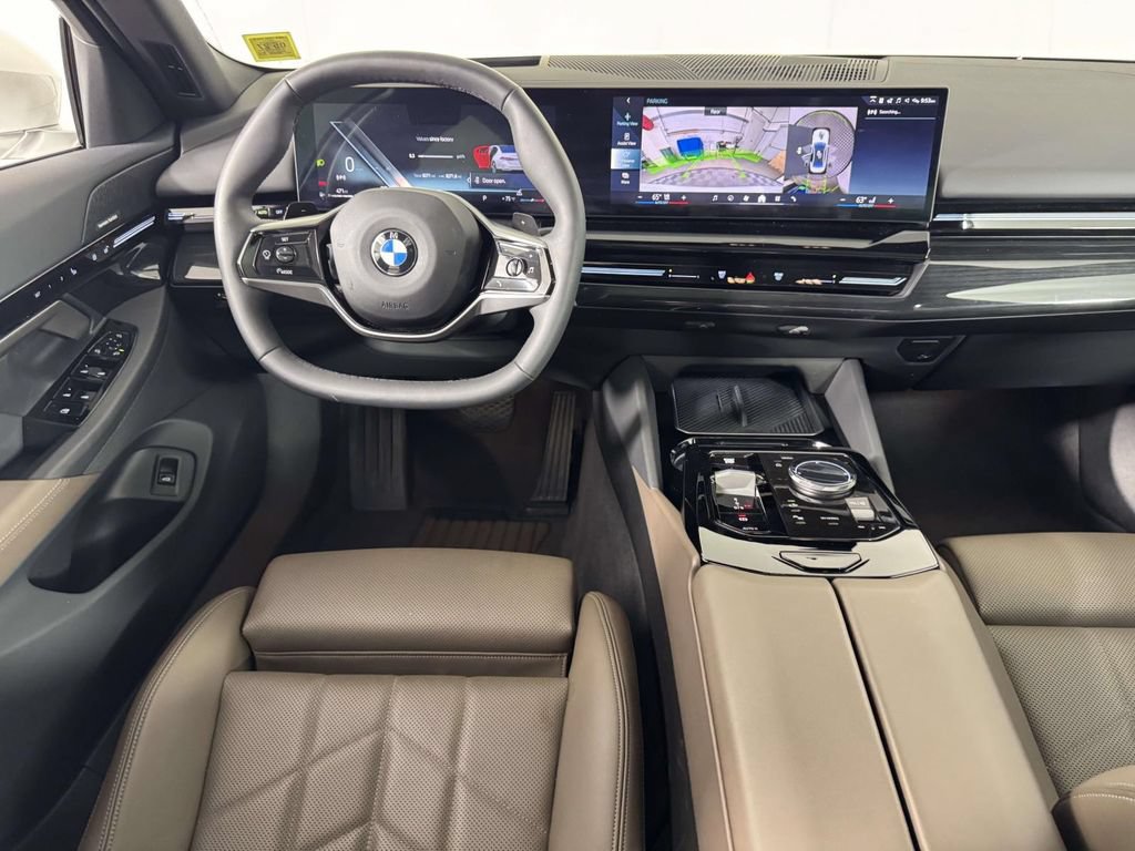 Used 2026 BMW 530i xDrive w/ Premium Package AWD/4WD image 5