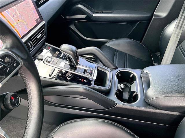 Used 2021 Porsche Cayenne Coupe image 15