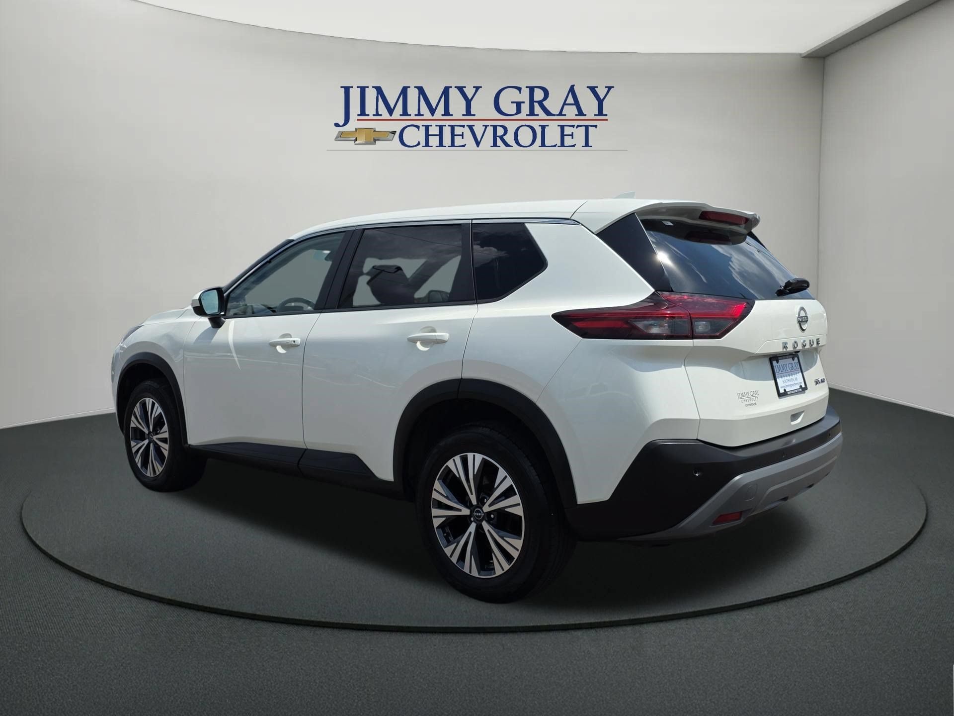 Used 2023 Nissan Rogue SV AWD/4WD image 3