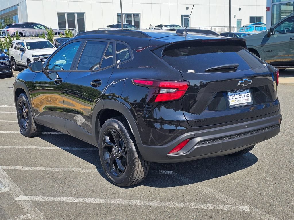 New 2026 Chevrolet Trax LT w/ Driver Confidence Package FWD image 3